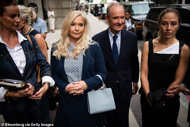 Les documents font partie d'une affaire de diffamation intentée contre Ghislaine Maxwell par l'accusatrice Virginia Roberts Giuffre en 2016 qui a ensuite été réglée (photo arrivant au tribunal en 2019)