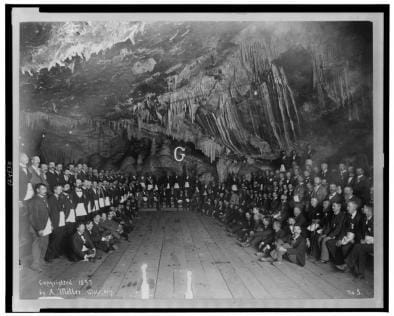 ➤ NOYAU DUR ∴ Les Frères des Cavernes, une très vieille histoire...
