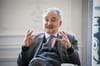 Attali prédit « une immense crise financière, pour le mois d’août au plus tard »