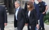 Cimetière du Père-Lachaise à Paris (XXe). Le 20 juin 2024, Nicolas Sarkozy et son épouse Carla Bruni assistaient aux obsèques