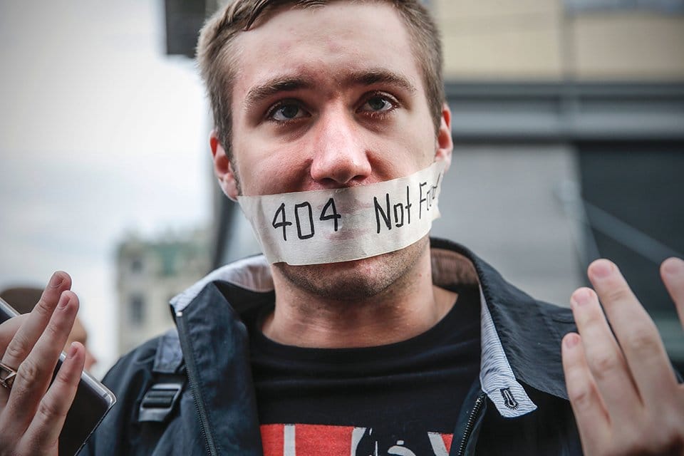 Liberté du Net en 2017: La manipulation des réseaux sociaux pour affaiblir la démocratie