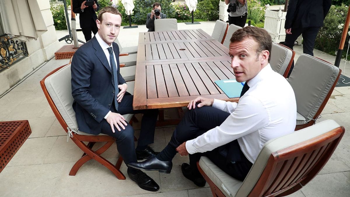 Emmanuel Macron se positionne contre l’anonymat sur internet et envisage un démantèlement des réseaux sociaux