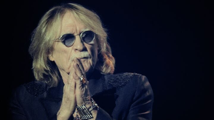 Le chanteur Christophe est mort « seul, dans des conditions précaires » révèle son fils
