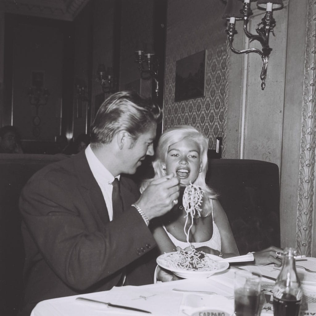 8._Estorick_La_Dolce_Vita_-_Mansfield_and_Hargitay__Rome_1960-2
