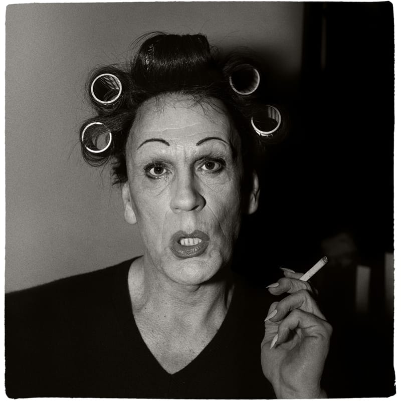 Diane_Arbus_A_Young_Man_in_Curlers_at_Home_on_West_20th_Street_NYC_1966_2014
