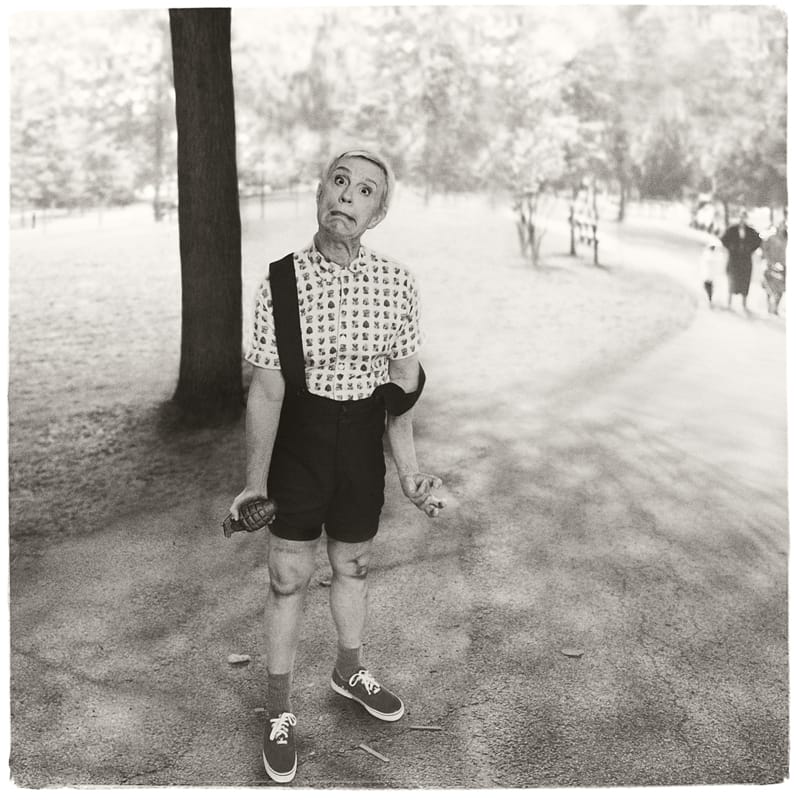 Diane_Arbus_Child_with_Toy_Hand_Grenade_1962_2014