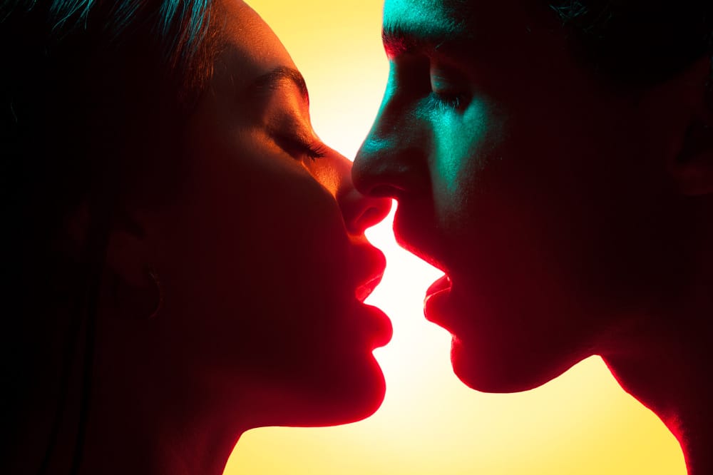 kiss-by-maggie-west-15_1000