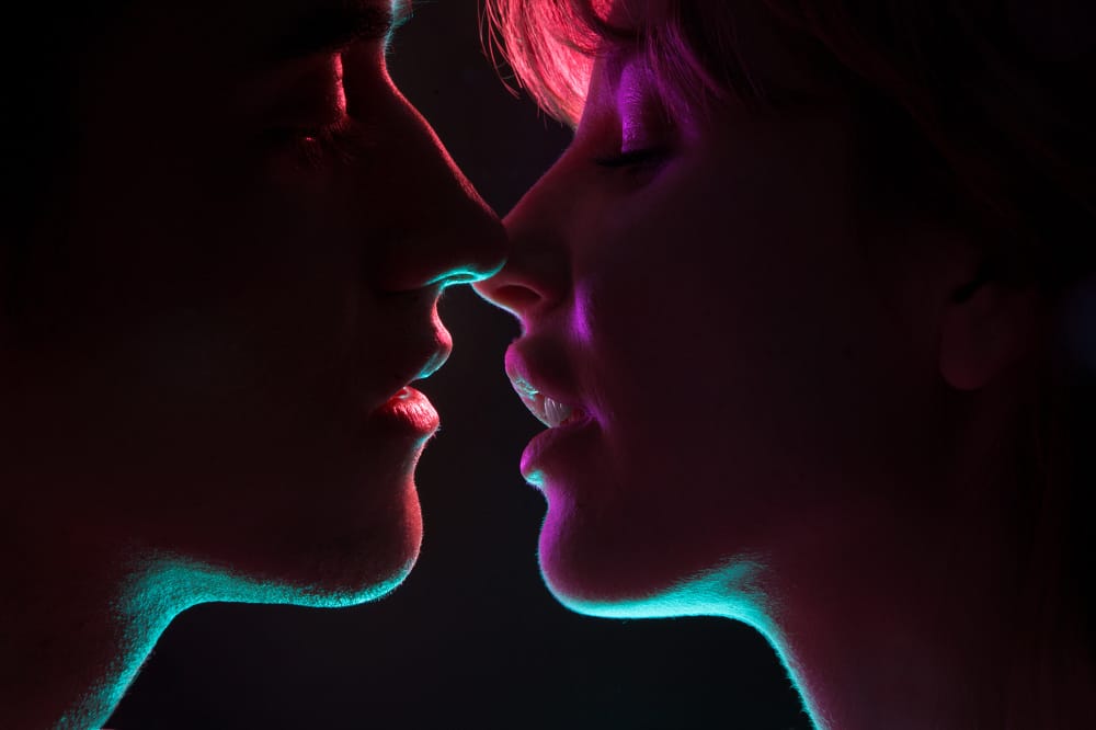 kiss-by-maggie-west-2_1000