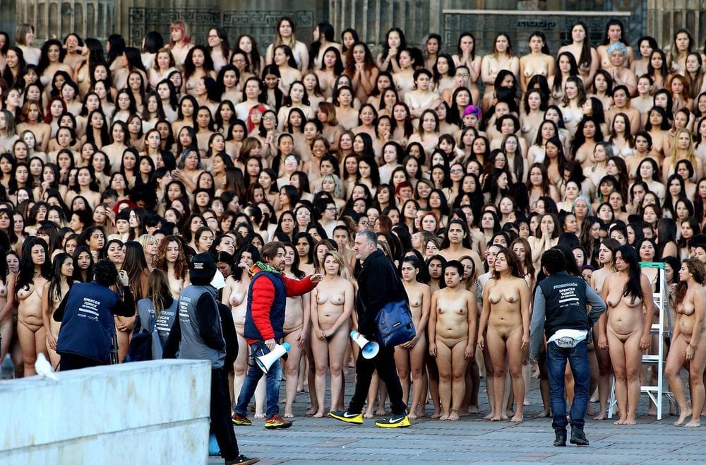 spencer-tunick-photographs-in-bogota_5610497