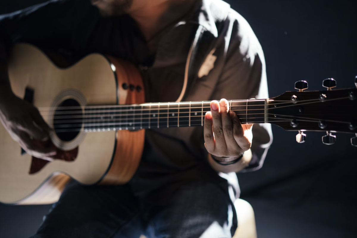 La guitare permet de travailler sa mémoire, mais également sa créativité lors de phases d’improvisation.